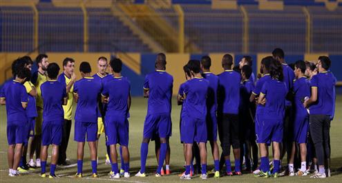 كانيدا يجتمع بلاعبي النصر قبل السفر إلى الإمارات